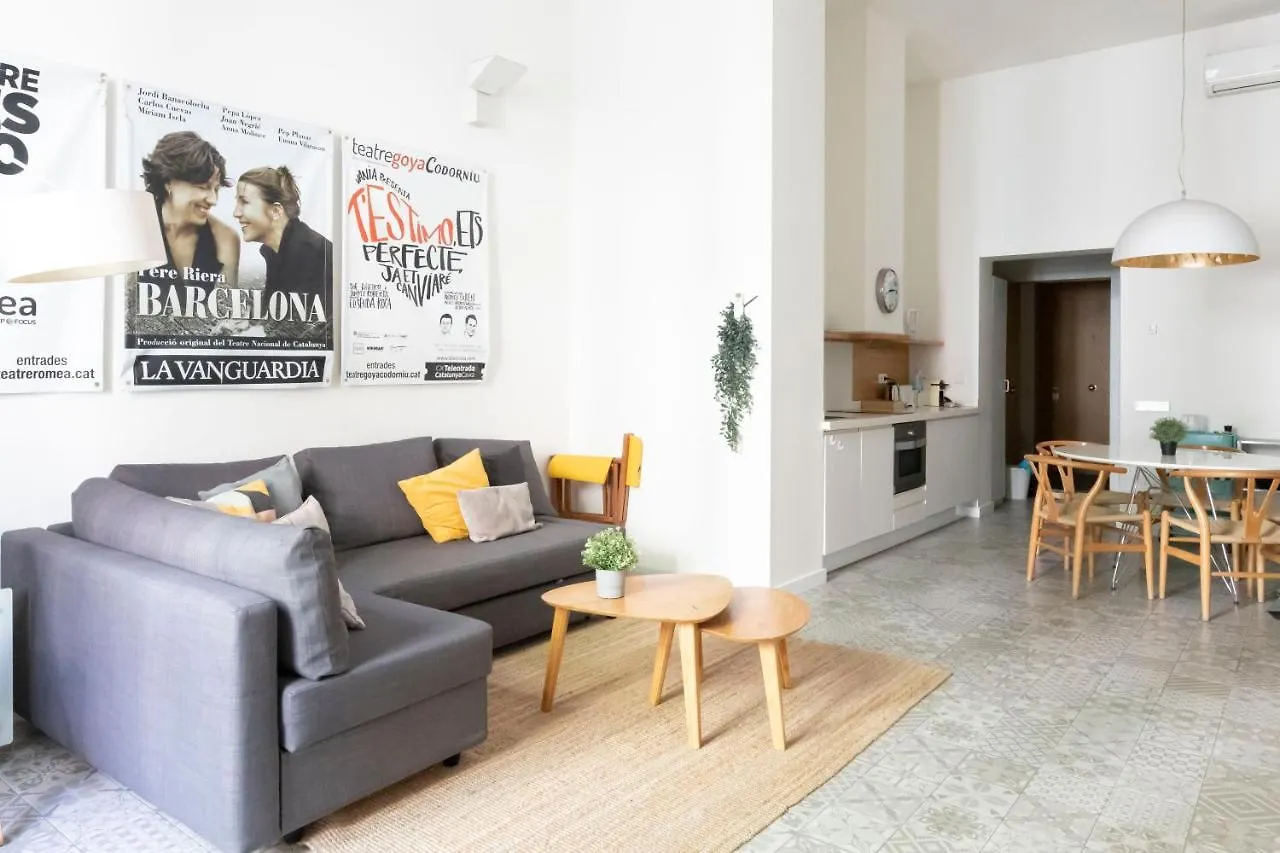 The Barcelona Centric Apt By Maison Pinata Apartament